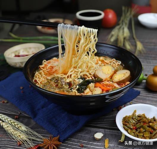 老坛酸菜面爆料新闻,揭秘食品行业潜规则与消费者权益受损