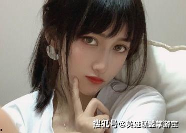 吃瓜美女最新事件爆料,揭秘娱乐圈惊人内幕