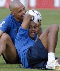 世界球员爆料最新消息,转会风云再起，豪门争抢焦点人物