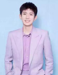 王源抽烟最新爆料图片,最新爆料图片引发热议