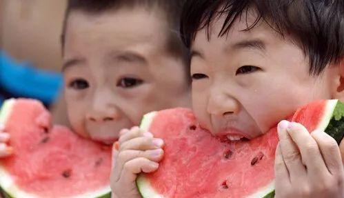 尊嘟假嘟免费吃瓜,揭秘娱乐圈幕后真相！