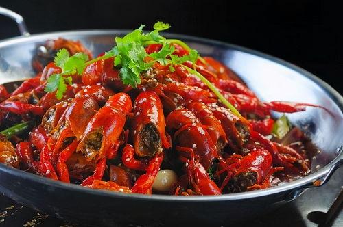 龙虾大火爆料的做法视频,火爆做法视频教你轻松烹饪美味龙虾