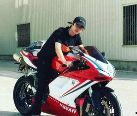 王一博摩托车最新爆料,速度与激情再升级！